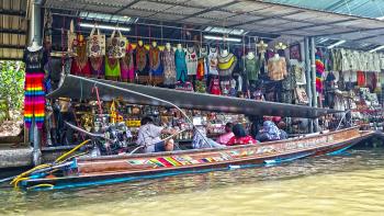 Aplankykite Bankoko turgų ant vandens